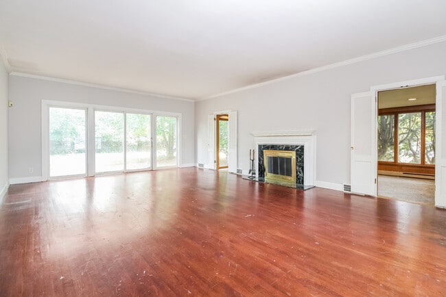 Photo - 3332 W Harvard Blvd NW