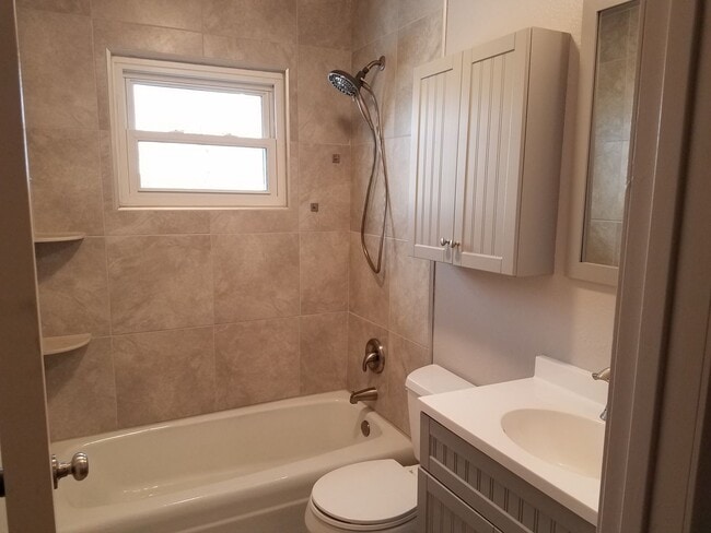 Photo - House For Lease