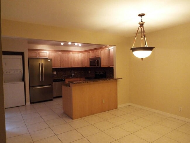 Building Photo - 1567 Shaker Cir Rental