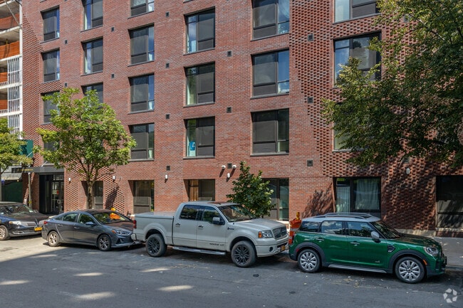 Photo - Victory Plaza