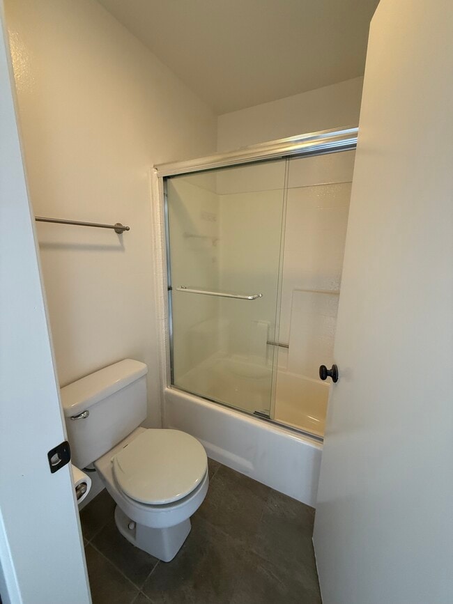 downstairs bathroom - 10330 Riverside Dr Unit B