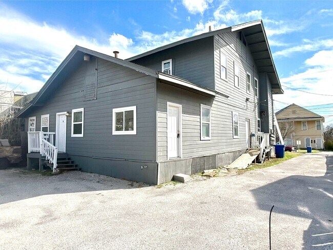 Photo - Downstairs 1BD/1BA Near San Antonio College – Easy Access, Central Location!