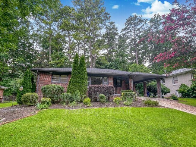 Photo - 1597 Stanford Way