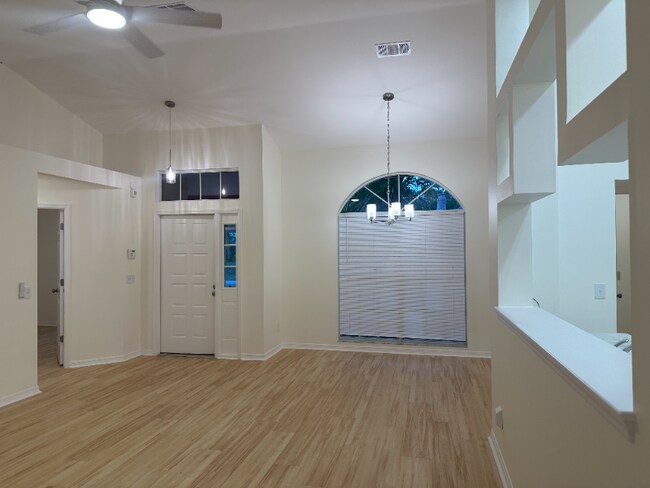 Photo - 914 SW Cecil Ln