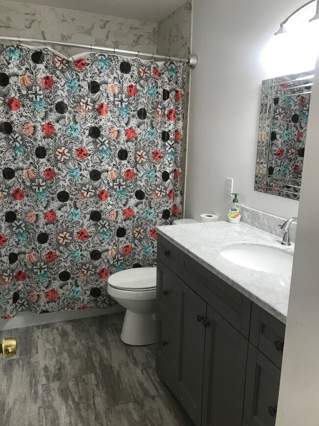 ** CUTE 2/1.5 CONDO IN FARFIELD OAKS ** - ** CUTE 2/1.5 CONDO IN FARFIELD OAKS **