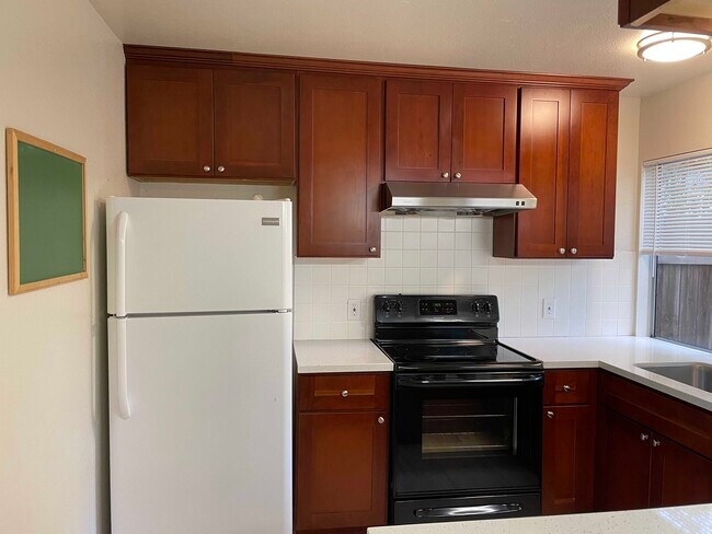 Photo - 1575 Drake Dr