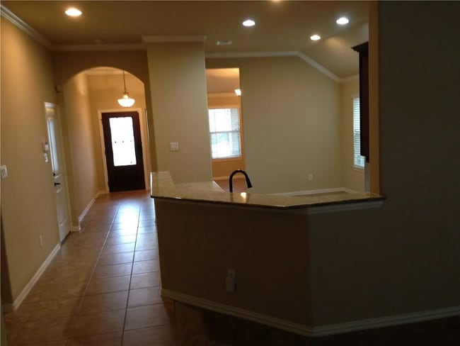 Photo - 1921 Autumn Run Ln