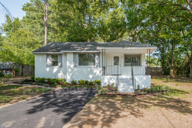 Photo - 5998 Polk St