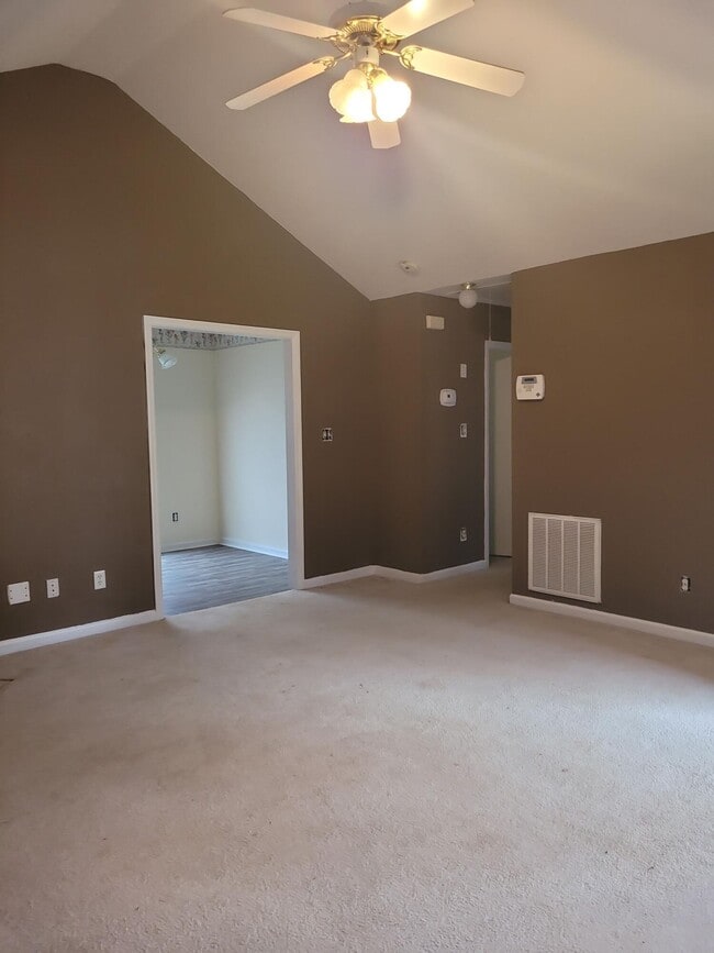 Photo - 1012 Cedarview Cir