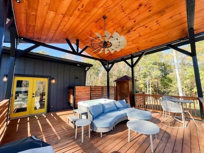 Photo - 300 Burbano Creekside Lndg