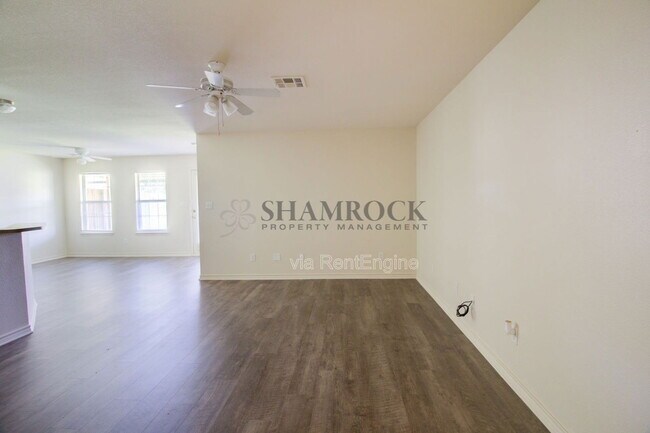 Photo - 10228 Iris Ln