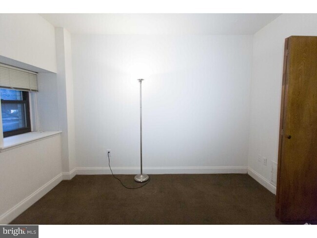 Building Photo - 1411 Walnut St Unit 504 Rental