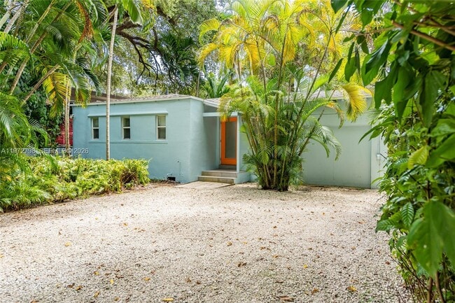 Photo - 330 NE 86th St