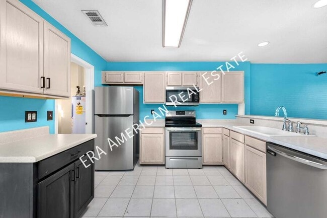 Photo - 1810 Pointed Leaf Ln