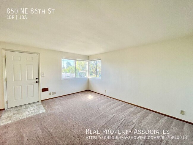 Photo - 850 NE 86th St