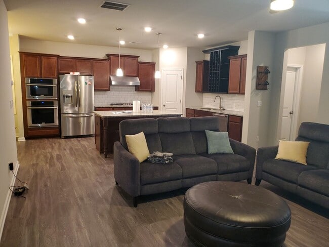 Photo - 3216 Baylor Cir