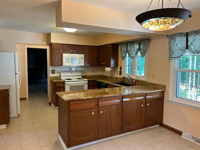 Photo - 119 W 41st St