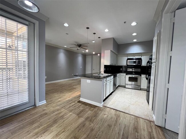 Photo - 7575 Kirby Dr Condo Unit 3101