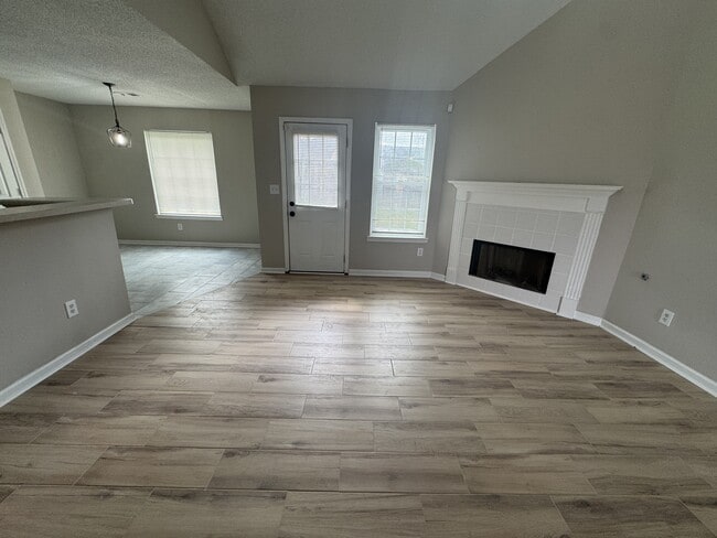 Photo - 5457 Sundale Way S