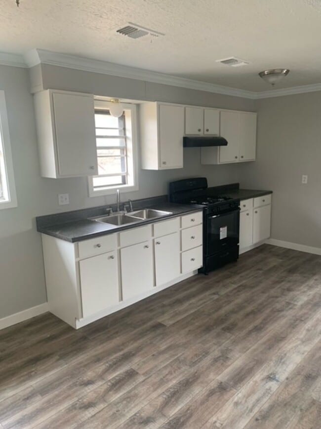 Photo - Renovated 3 Bedroom 1 Bath Home for Rent!