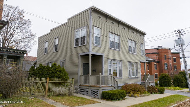 Photo - 39 Walton St Townhome