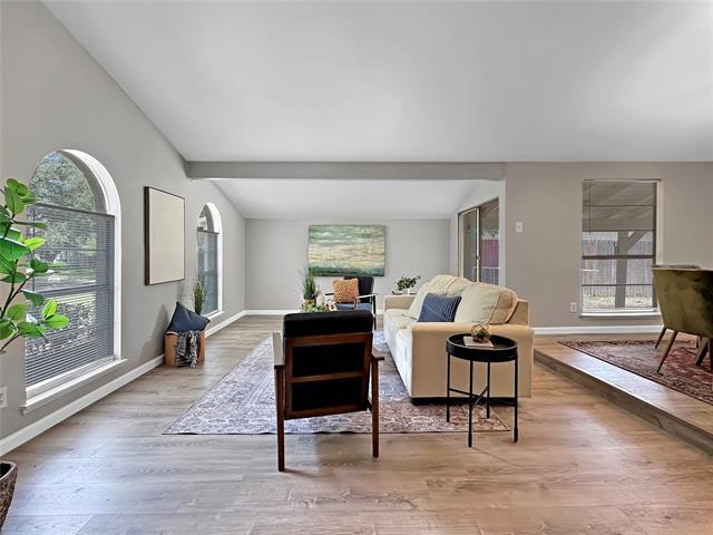 Photo - 4421 Mayflower Dr