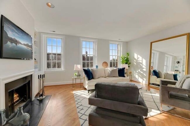 Photo - 2115 S Street NW #2B