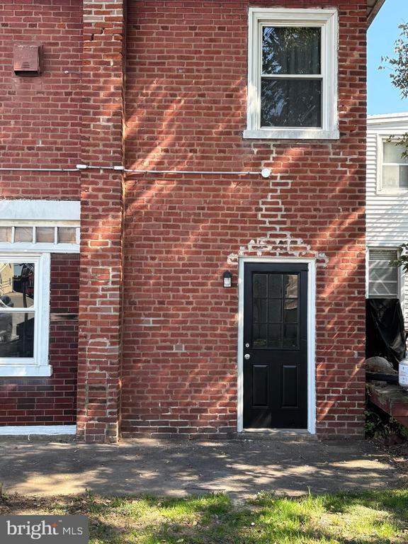 Photo - 167 W 7th Ave