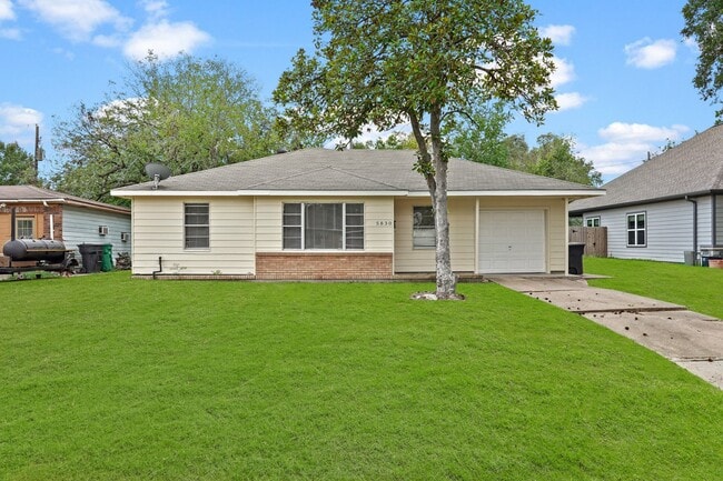 Building Photo - 5830 Glenhurst Dr Rental