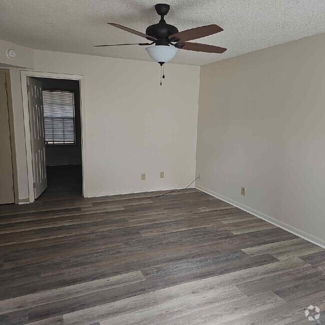 Building Photo - 1015 Saratoga St Rental