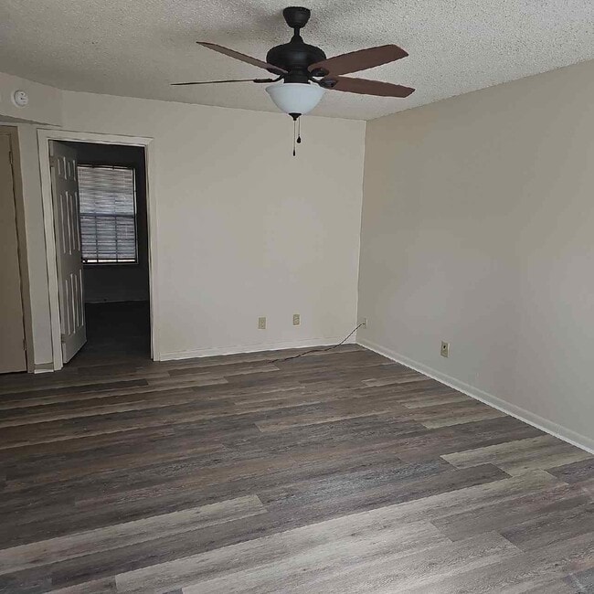 Building Photo - 1015 Saratoga St Rental