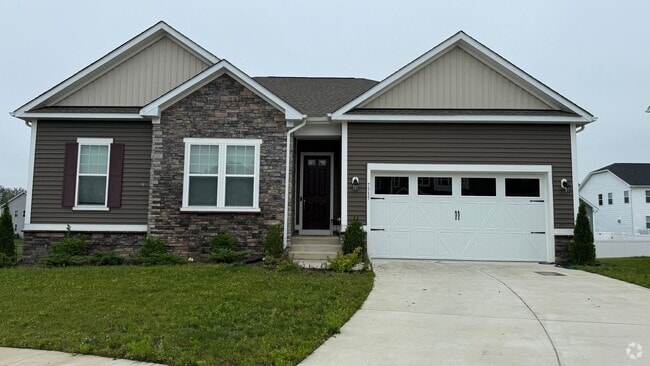 Building Photo - Spotsy Courthouse - Large Ranch Home