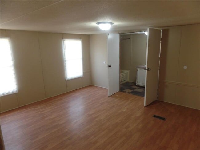 Photo - 135 Dv Byrd Ln