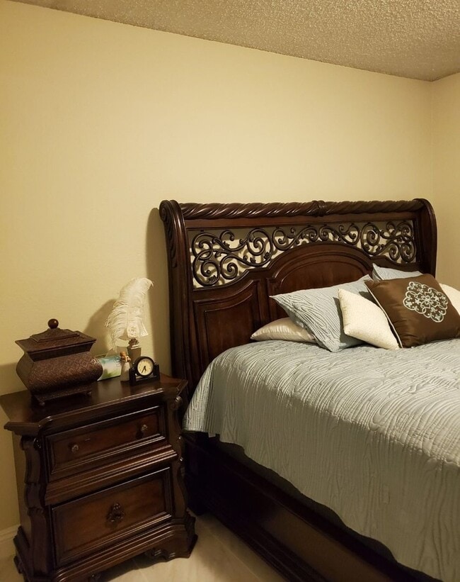 Photo - Cozy 2 Bedroom Townhome in the Northwest!