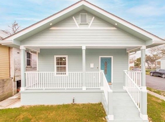 Photo - 901 Whitney Avenue