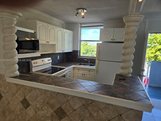 Photo - 1801 S Treasure Dr Unit 402