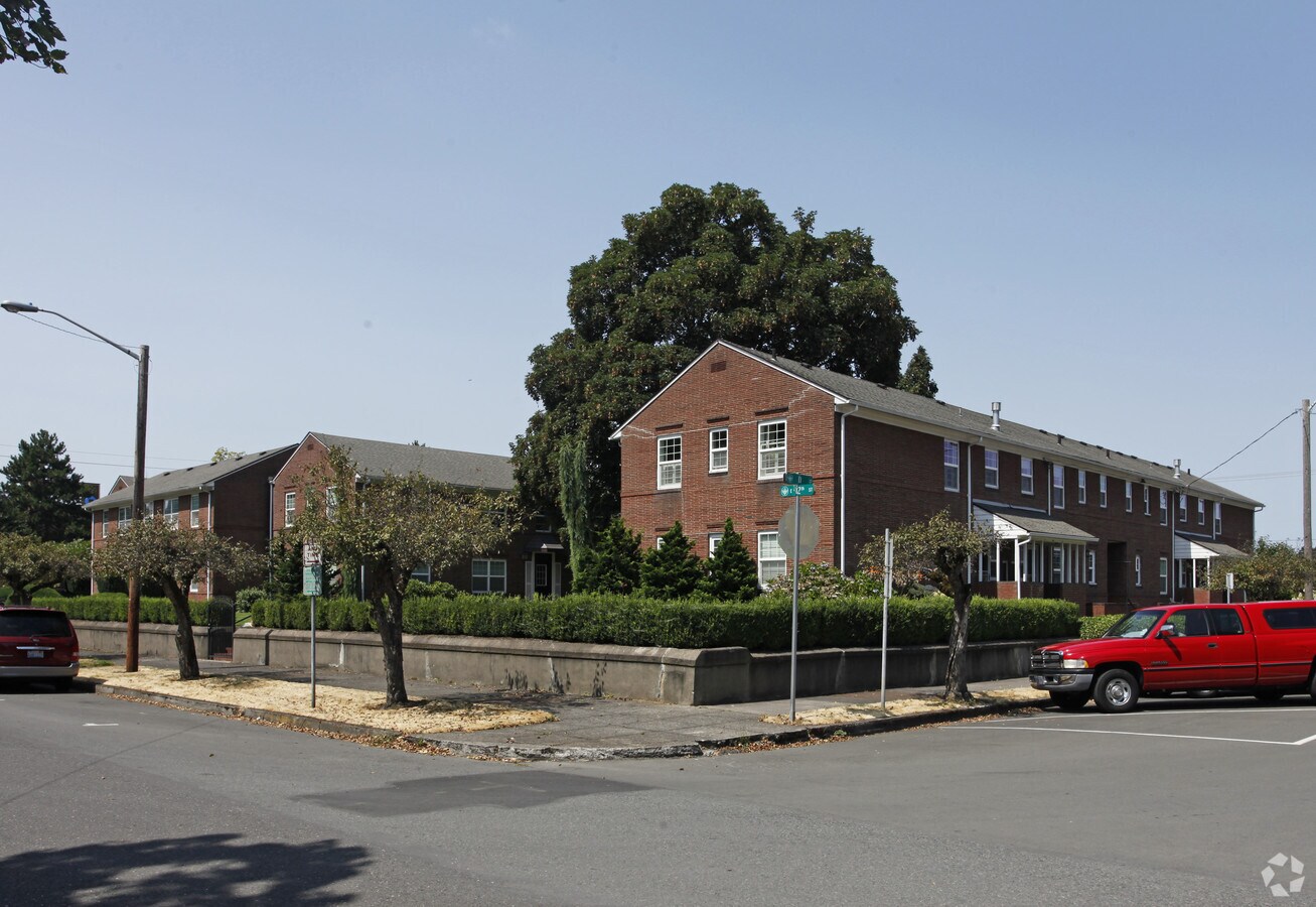 Photo - Academy Square