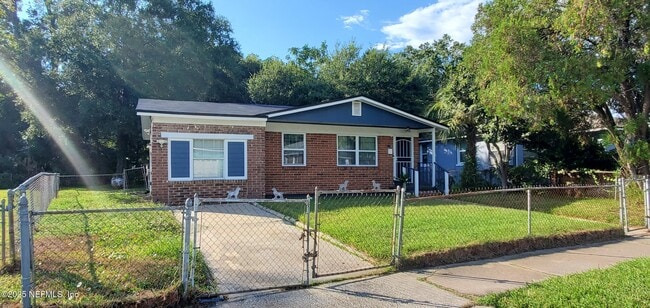 Photo - 1718 Seminary St
