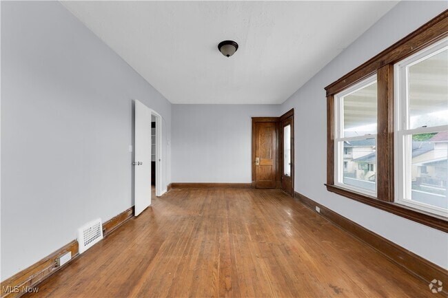 Building Photo - 3111 W 90th St Unit 2/UP Rental