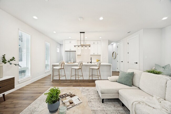 Photo - 5633 Live Oak St Unit 103