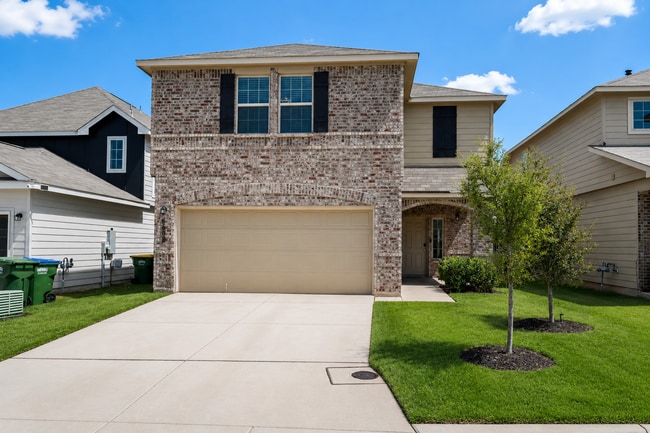 Building Photo - No Application Fees and 2 Week Free Move-In Special! Spacious 2-Story Home w/ Open Floor Plan & P...