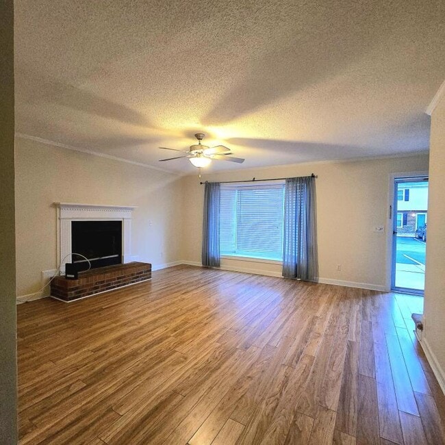 Photo - 2700 Thackery Rd