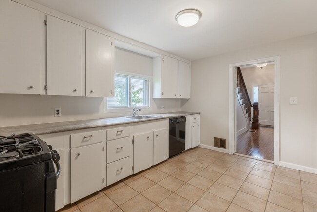 Photo - 55 Morse St Unit 1