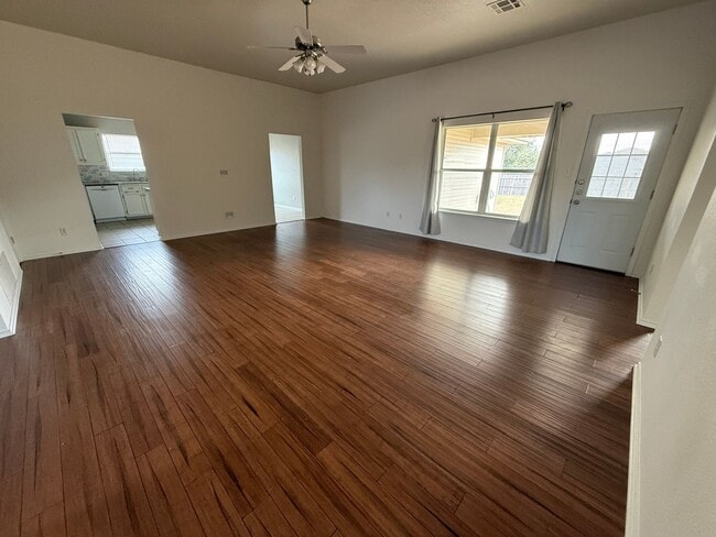 Photo - 408 Viola Dr