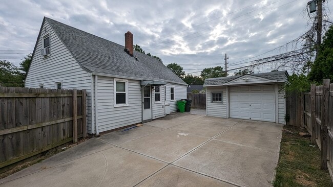 465 Babbitt Rd