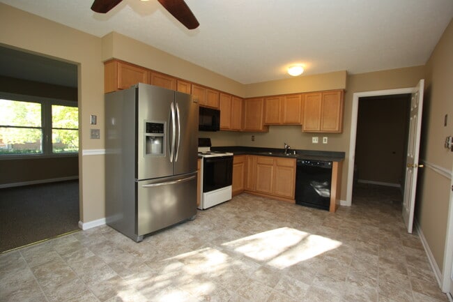 Kitchen - 6824 Hillside Drive