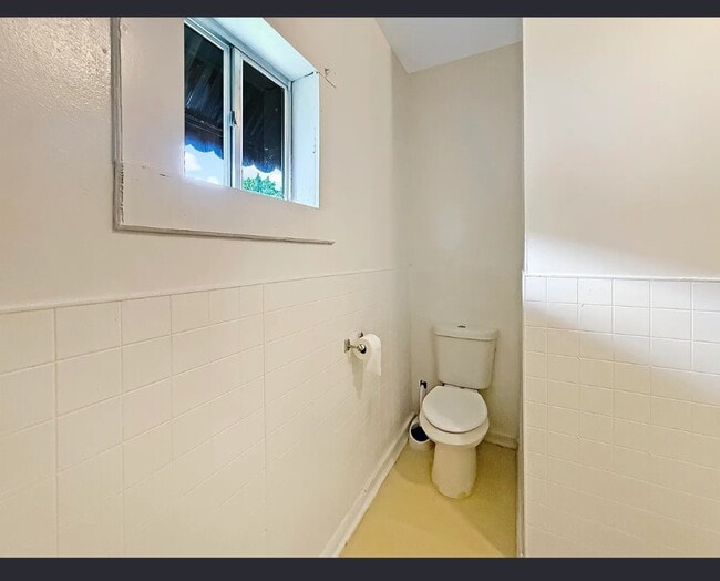 Bathroom - 1500 Avenue C