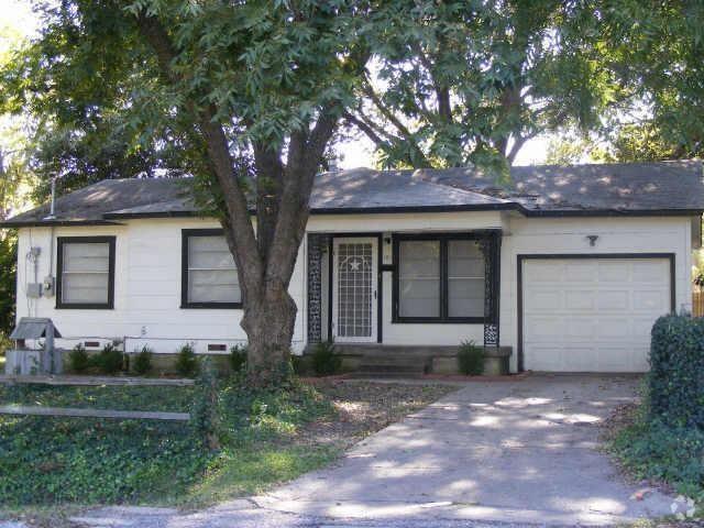 Building Photo - 101 W McCoulskey St Rental