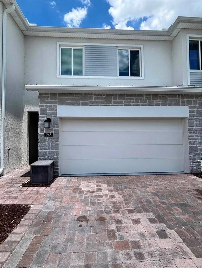 Building Photo - 265 Bogey Dr