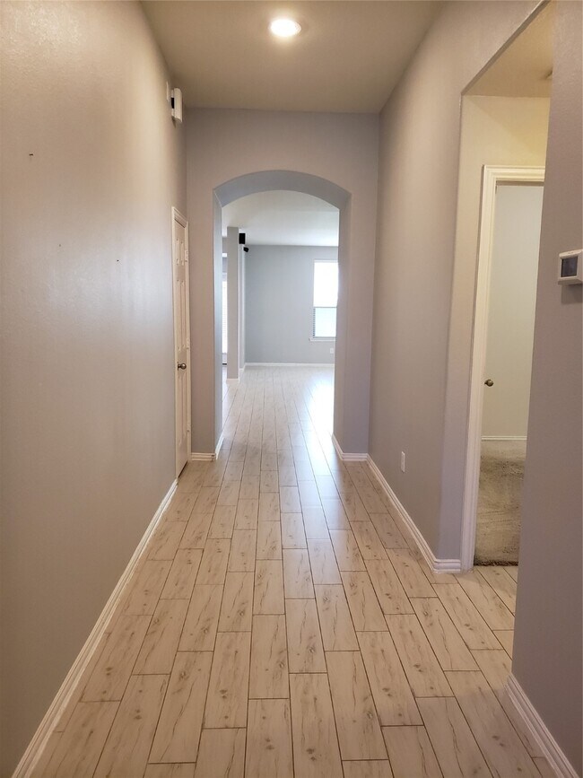 Photo - 226 Golden Grain Dr